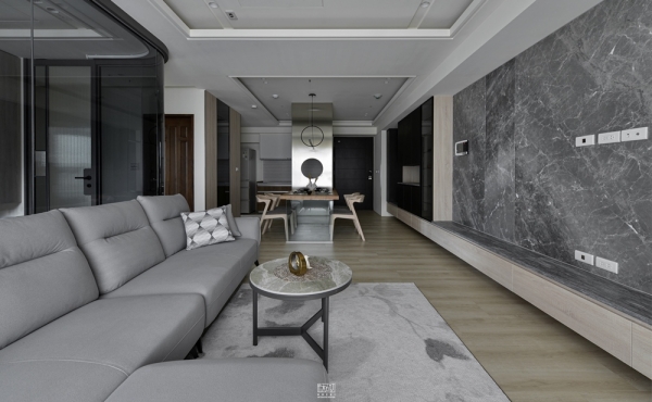 皇龍天晴實品屋